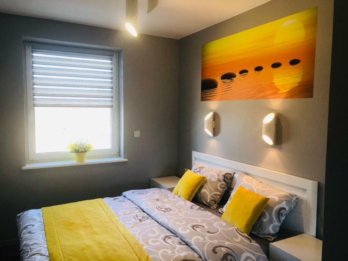 Apartment Elegance Yellow *