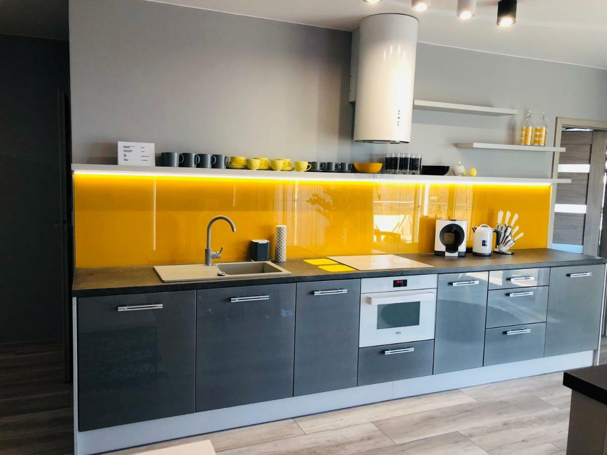 Elegance Yellow