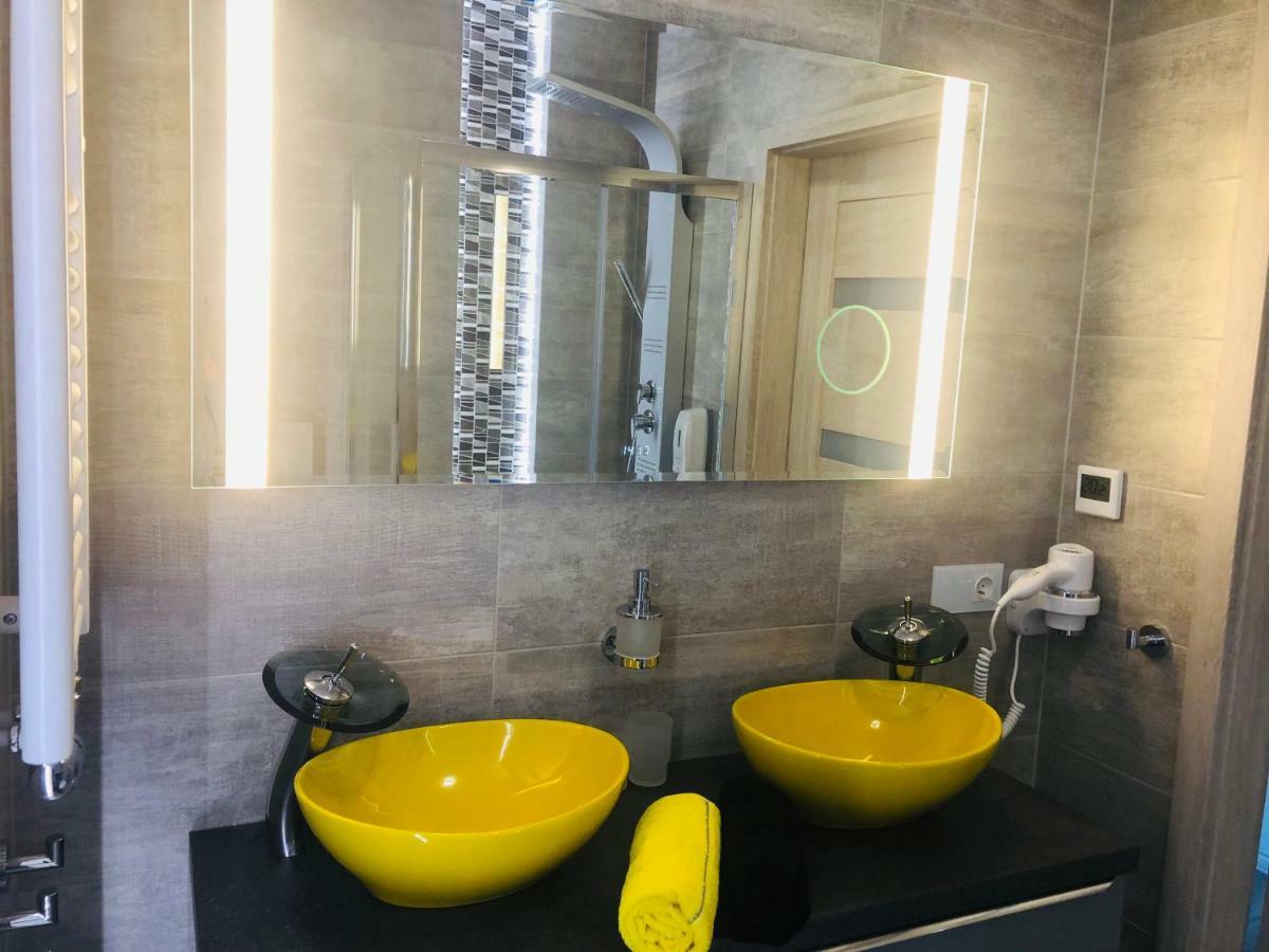 Elegance Yellow *
